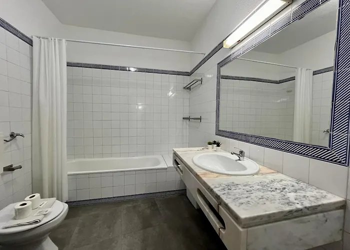 아파트 Tropical View 1 With Pool By Homing